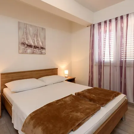 Robi Trogir