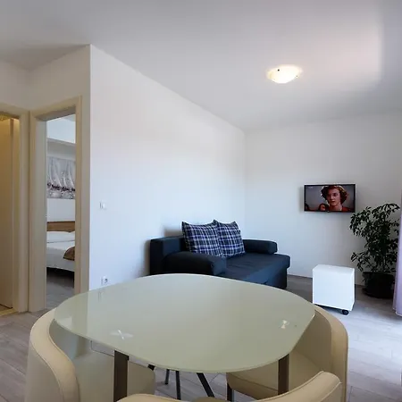 Robi Apartment *
