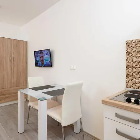 Robi Apartment *