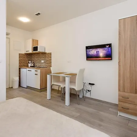 Apartment Robi
