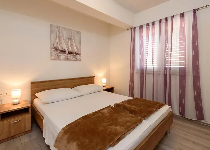 Robi Trogir