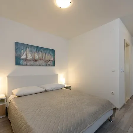 Robi Lejlighed Trogir